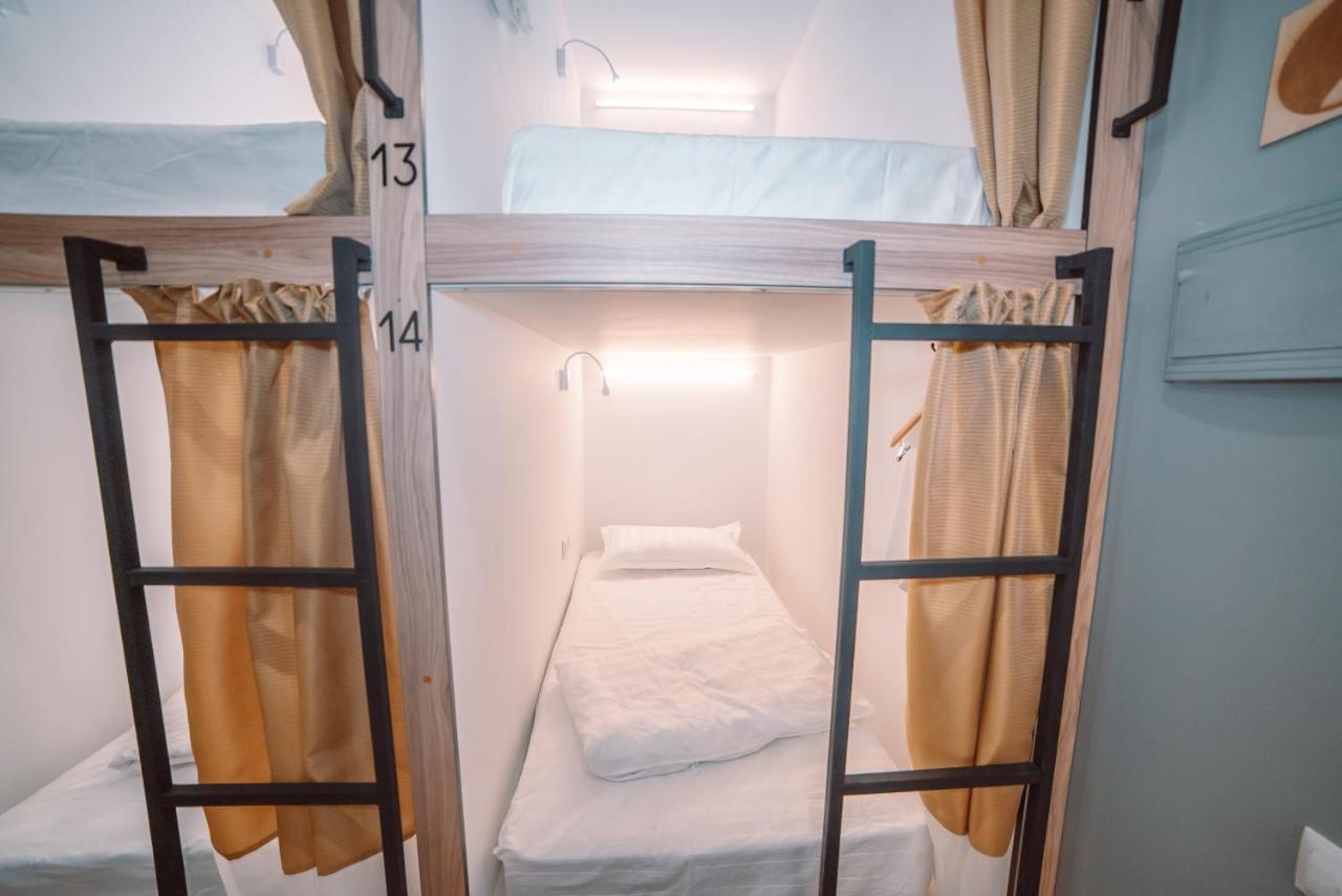 Tomiris Lady'S Capsul Hostel Only For Women Almati Kültér fotó